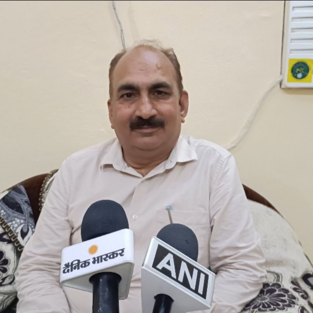 जालौन में बिना मान्यता के संचालित मिले 21 अवैध स्कूल:डीएम की जांच में हुआ खुलासा, सभी पर लगेगा ताला