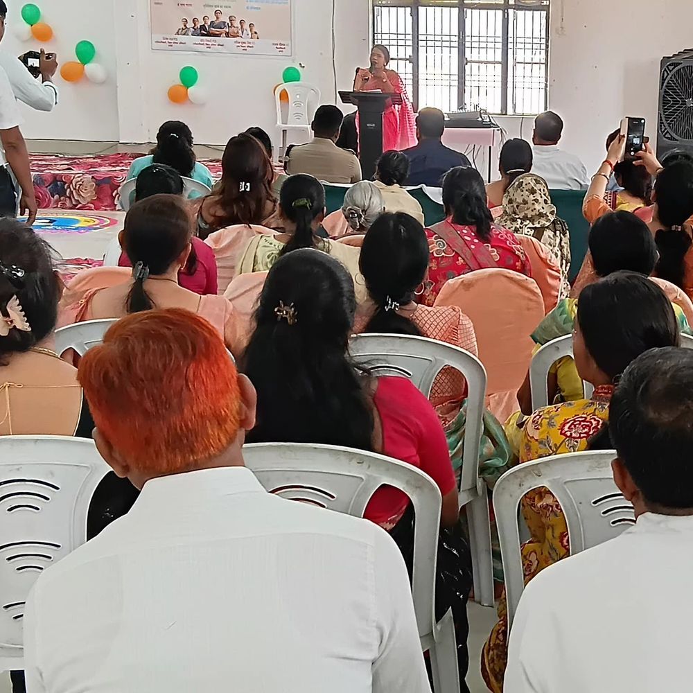 गौरीगंज में नारी शक्ति वंदन अधिनियम पर कार्यशाला:जिलाधिकारी संजय चौहान ने किया शुभारंभ, महिलाओं को किया सम्मानित