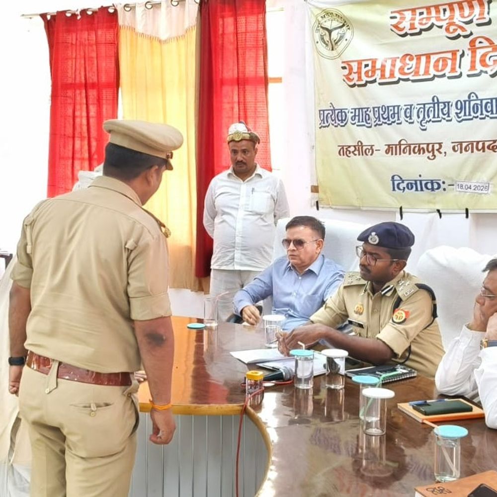 जनसुनवाई में आयुक्त सख्त, चिकित्सक का वेतन रोका:स्वास्थ्य केंद्र पर अनुपस्थिति पर नाराजगी, गेहूं खरीद व्यवस्था संतोषजनक