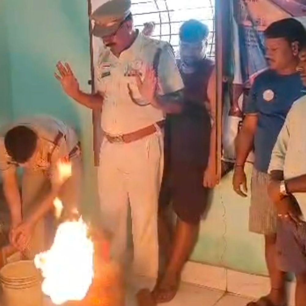 पंचायत भवनों में आग से बचाव के लिए मॉक ड्रिल:अनहोनी होने पर ग्रामीण टोल फ्री नंबर पर संपर्क करें,पानी-बालू का करें इस्तेमाल