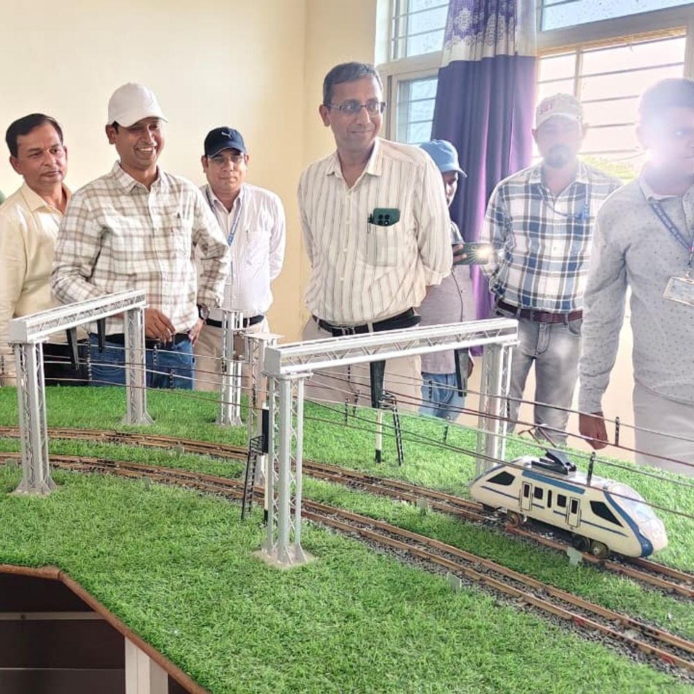 गाजीपुर सिटी स्टेशन पर यात्री सुविधाओं में कमी:  DRM आशीष जैन ने पंखे-वाटर कूलर लगाने के निर्देश दिए – Ghazipur News