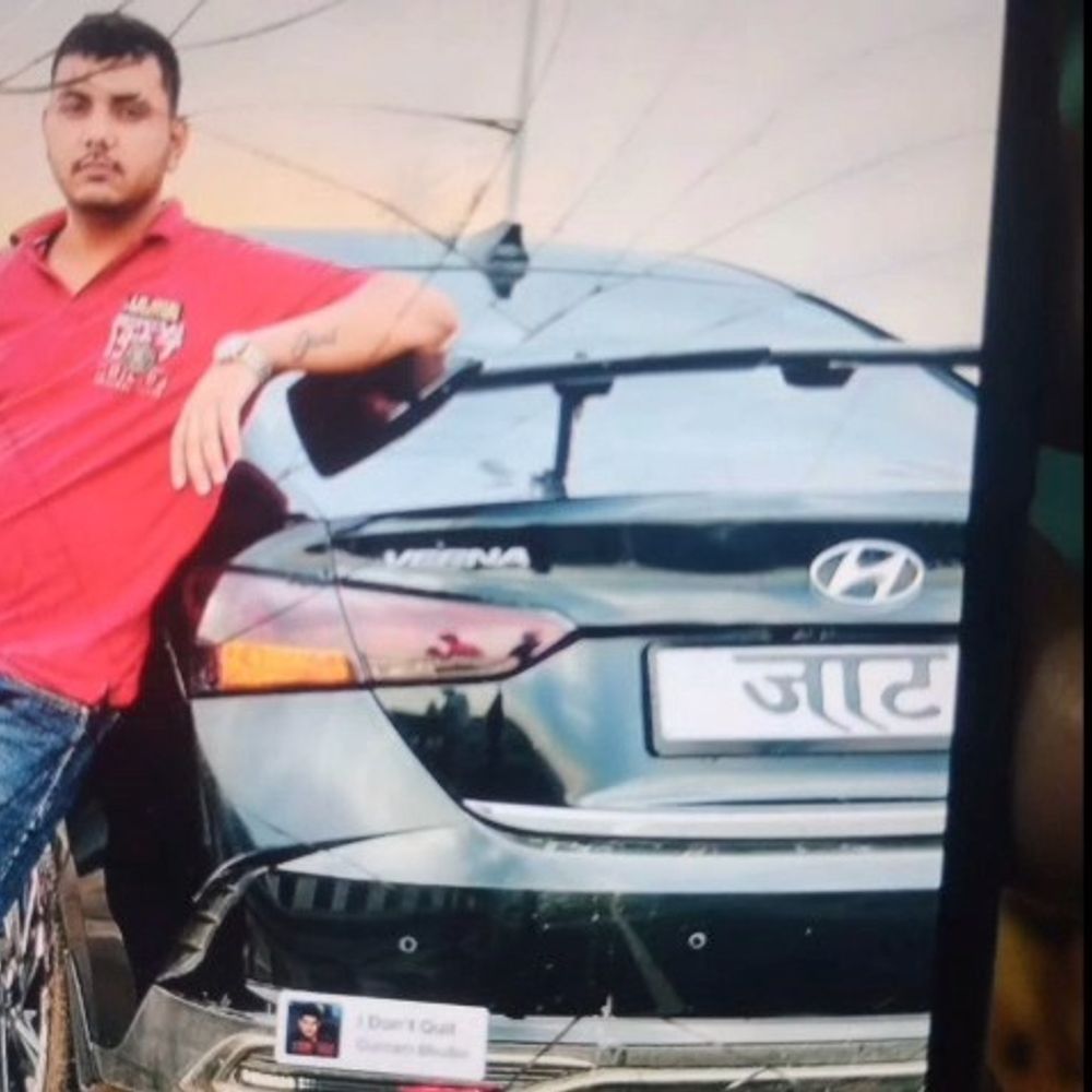 मथुरा हाईवे पर ‘जाट’ लिखी कार से दबंगई:ओवरटेक पर युवकों की पिटाई, पुलिस जांच में जुटी