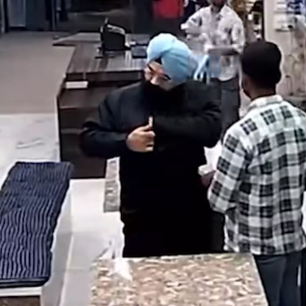 मंत्री मुंडियां के PA पर 5लाख रिश्वत लेने का आरोप:  युवक बोला-ट्रॉली वाले का वीडियो देख हिम्मत जुटाई, प्लाट की निशानदेही के बदले मांगी रिश्वत – Ludhiana News