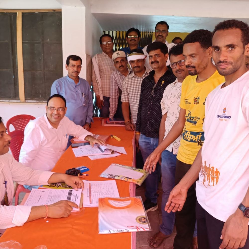 बलिया में होगा चंद्रशेखर हाफ मैराथन:विदेशी धावक मैराथन में भाग लेने पहुंचे, रविवार सुबह 6 बजे होगी दौड़ की शुरुआत