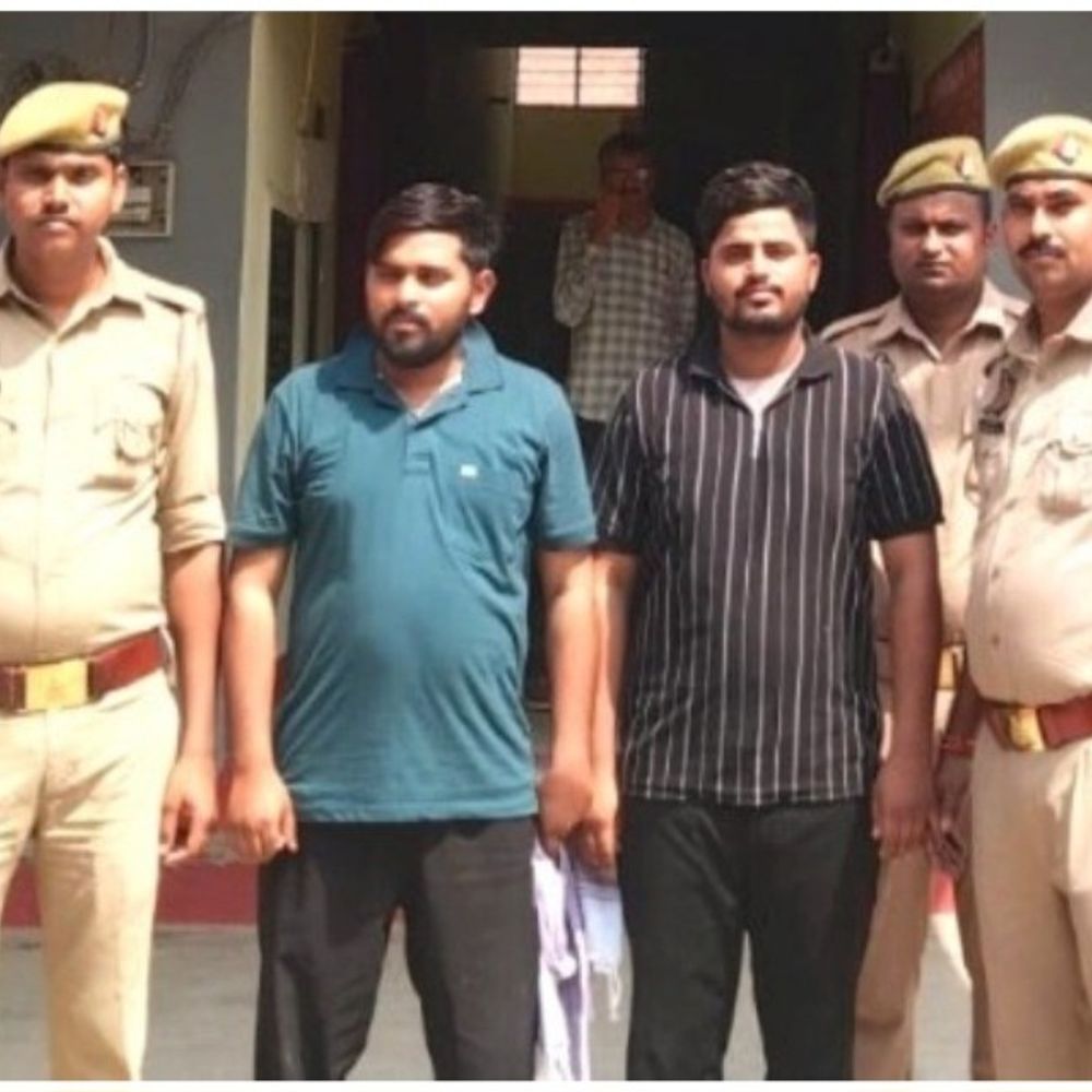 अधिवक्ता विजेंद्र सिंह मौत मामले में दो आरोपी गिरफ्तार:देवरिया में ग्राम प्रधान के पुत्रों को न्यायिक हिरासत में भेजा