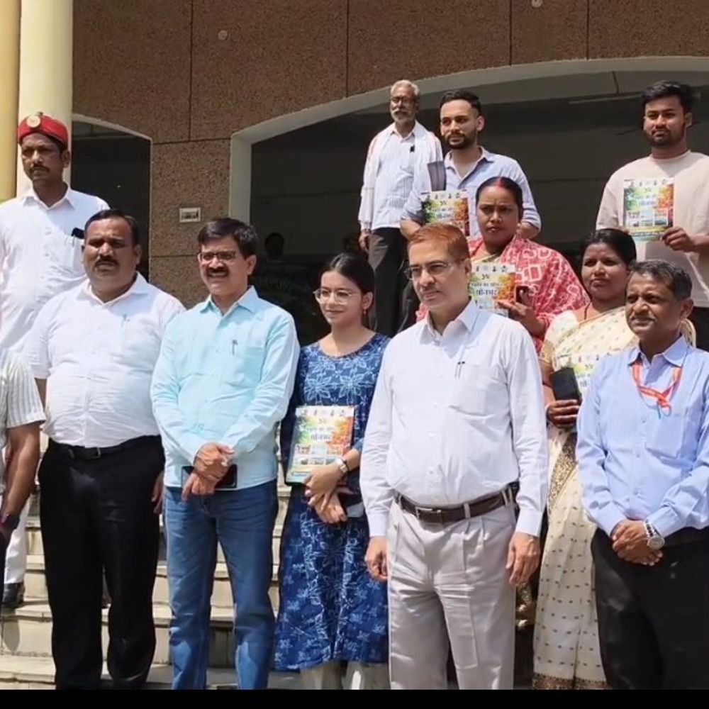 सोमनाथ स्वाभिमान पर्व के लिए तीर्थयात्री रवाना:श्रद्धालुओं का जत्था, DM बद्रीनाथ सिंह ने किया फ्लैग ऑफ