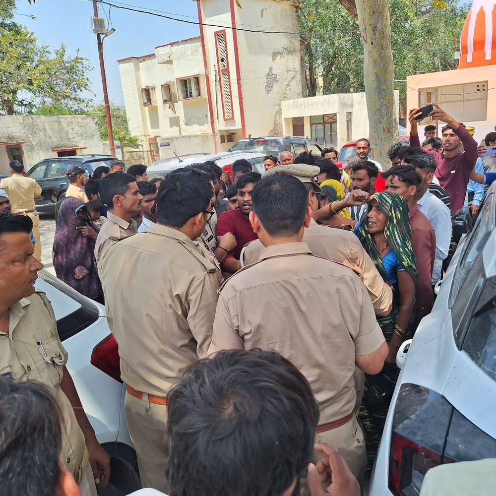 गदाखेड़ा में महिला ने अज्ञात कारणों से की आत्महत्या:फांसी लगाकर दी जान, मायके वालों ने की निष्पक्ष जांच की मांग