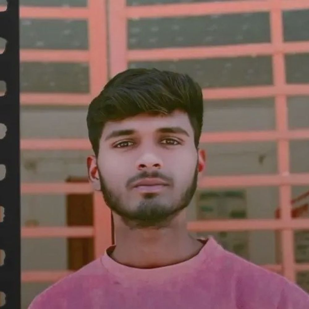 तेज रफ्तार बाइक की टक्कर से युवक की मौत:घर जाते समय हादसा, अस्पताल पहुंचने से पहले तोड़ा दम; बाइक सवार की तलाश जारी