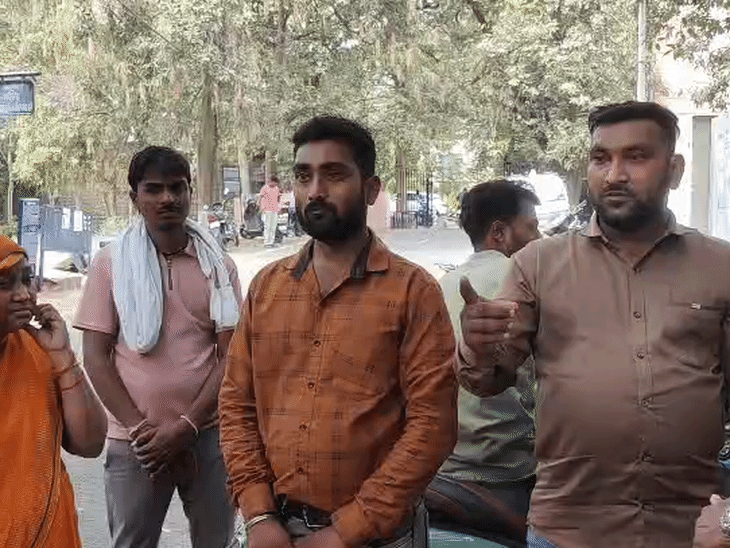 भोपाल में ठेकेदार पर चाकू से 10 से अधिक वार,हत्या:  बदमाशों ने कहा था- तेरा मुह हमेशा के लिए बंद कर देंगे; एक गिरफ्तार – Bhopal News