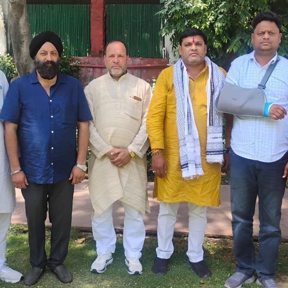 सेंट्रल मार्केट के व्यापारियों के समर्थन में उतरे सपाई:अखिलेश यादव को सौंपेंग ज्ञापन