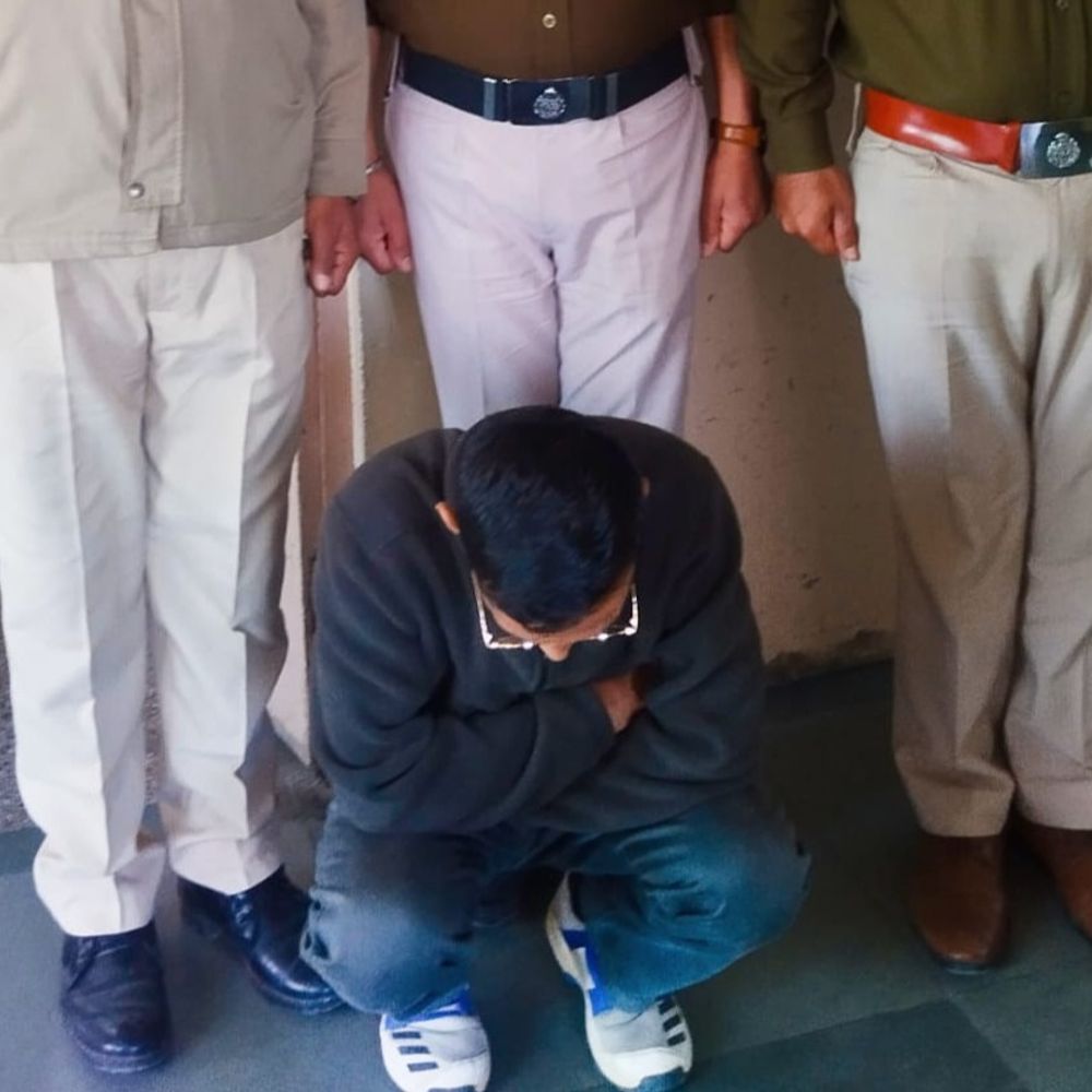 शिमला में चपरासी हेरोइन समेत गिरफ्तार:  JMFC कोर्ट में तैनात, यूपीआई से किया पैमेंट, बैंक मैनेजर पहले ही पकड़ा जा चुका – Shimla News