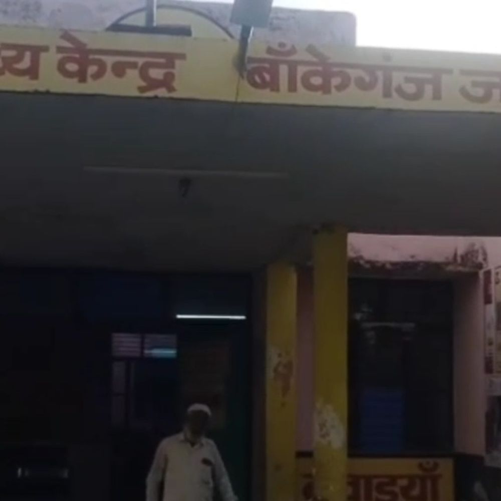 लखीमपुर में दो बाइकों की टक्कर में युवक की मौत:गोला-खुटार हाईवे पर हादसा, दो लोग गंभीर घायल