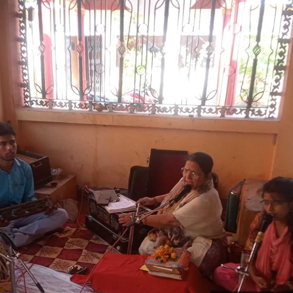 गोंडा से सोमनाथ स्वाभिमान पर्व यात्रा रवाना:एडीएम आलोक कुमार ने श्रद्धालुओं को हरी झंडी दिखाई