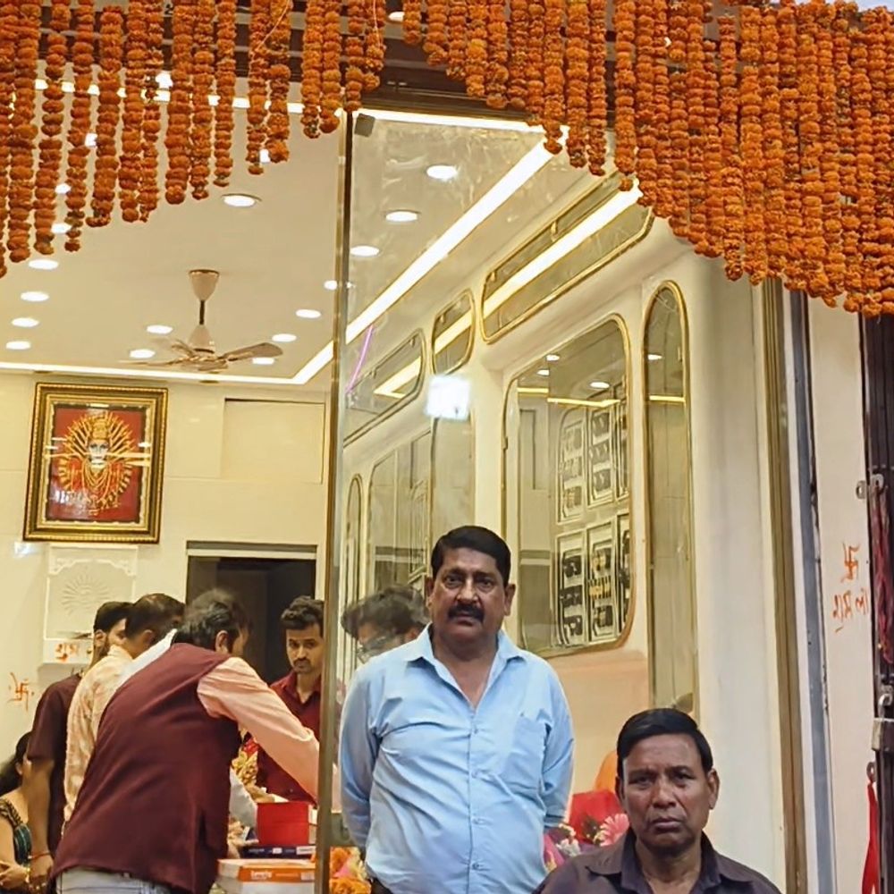 अक्षय तृतीया पर बरेली में धनवर्षा:सराफा बाजार में उमड़ा जनसैलाब, 250 करोड़ का सोना-चांदी बिका, ऑटोमोबाइल और होटल इंडस्ट्री भी हुई गुलजार