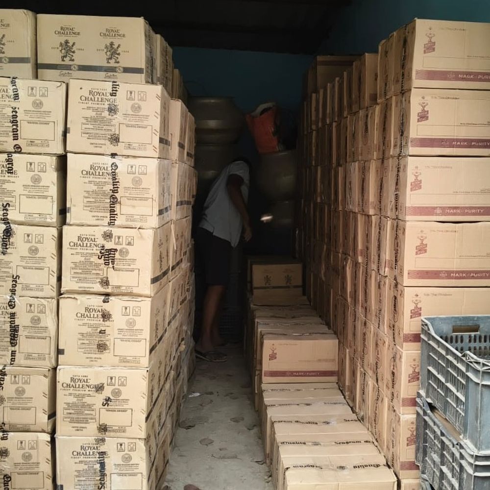 पाकुड़ से सहरसा ले जा रही शराब जब्त:  भागलपुर में 40 लाख की खेप पकड़ाई, एक तस्कर गिरफ्तार – Bhagalpur News