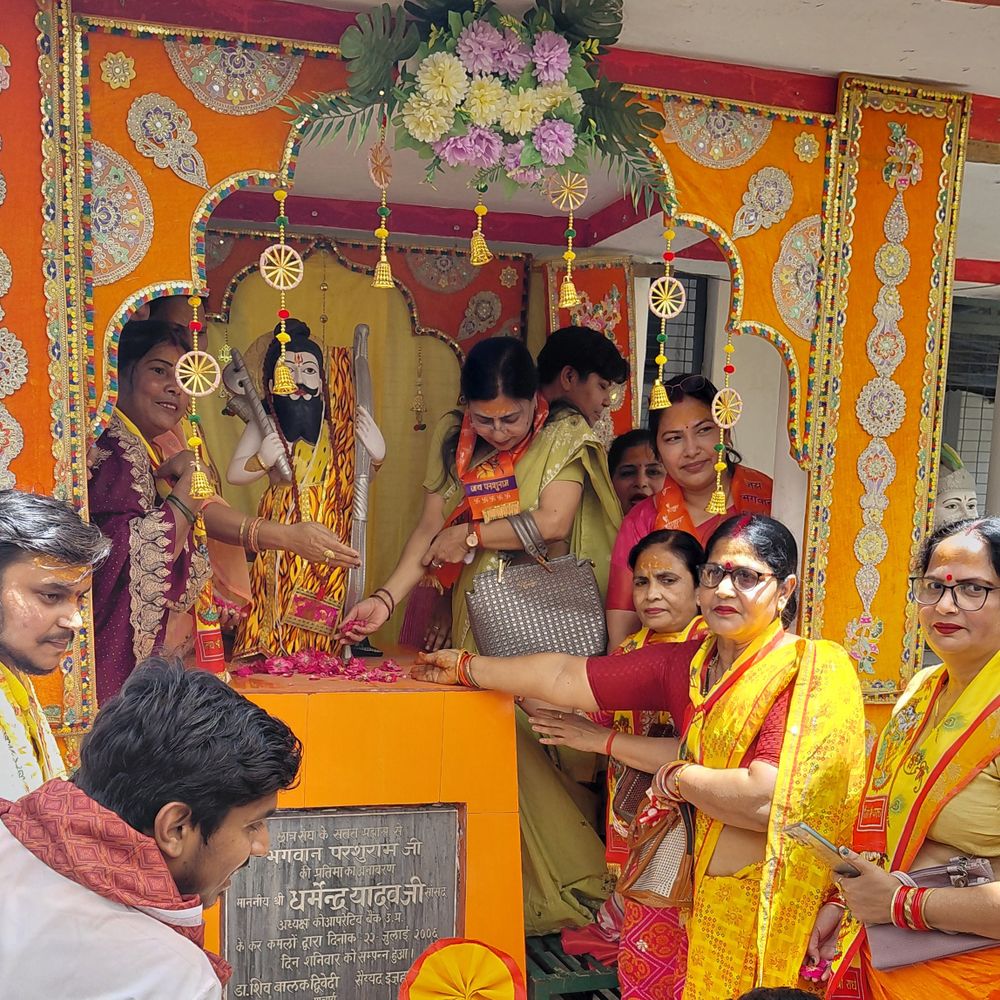 फर्रुखाबाद में परशुराम जन्मोत्सव, कमलनयन दास महाराज हुए शामिल:बोले- राष्ट्र विरोधी विचार पनपते जा रहे हैं, नारी बंधन बिल का विरोध करने वाले देशद्रोही