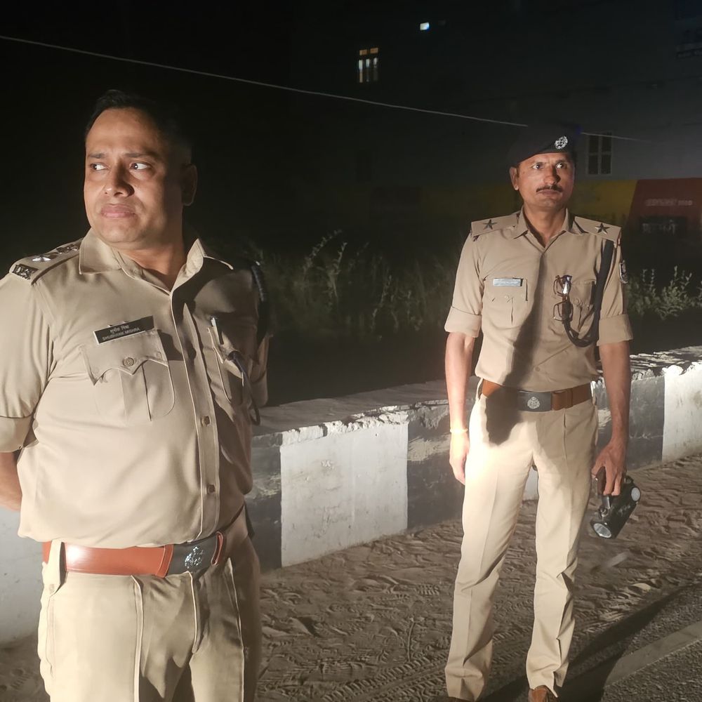 SP शुभांक मिश्रा ने देर रात चलाया अभियान:  शिवहर में कानून-व्यवस्था और ट्रैफिक अनुशासन सुधरा, सीट बेल्ट के बिना गाड़ी चलाने पर दी चेतावनी – Sheohar News