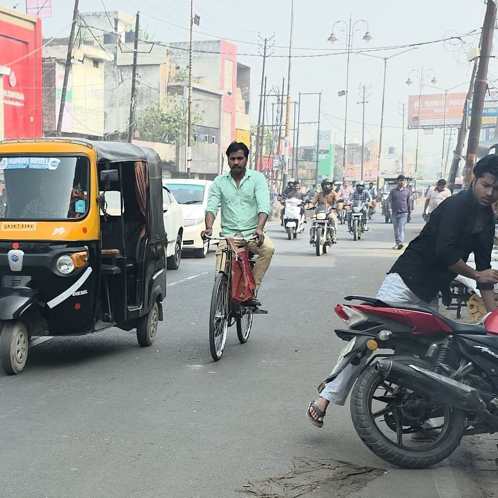 संभल में तापमान 42 डिग्री पार पहुंचा, AQI 177:किसानों की फसलें खराब, मैंथा पर संकट; गर्म हवाओं का अलर्ट