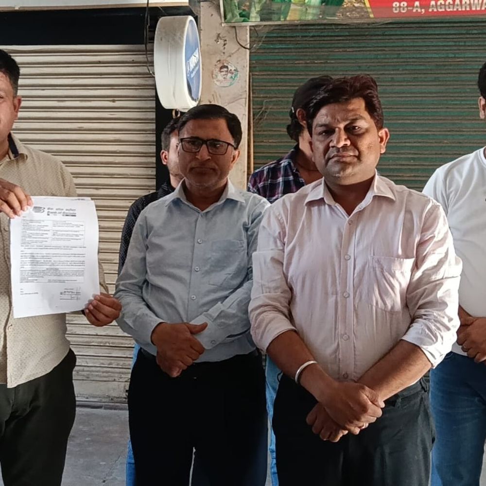 अग्रवाल मार्केट की 18 दुकानों को खाली करने का नोटिस:बैंक ऑफ बड़ौदा ने 5 मई तक बेदखली की चेतावनी दी।