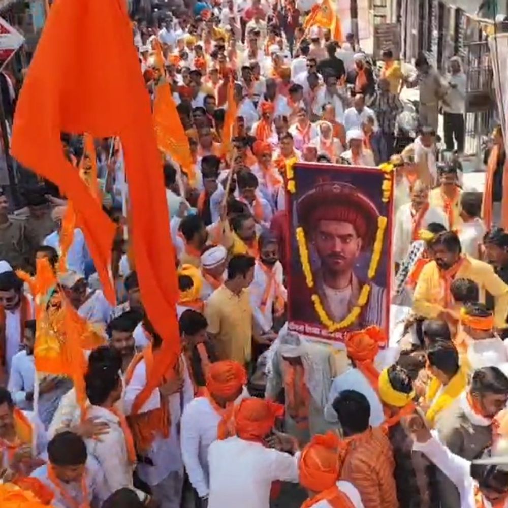 जालौन में परशुराम जयंती पर शोभायात्रा निकली:हजारों लोग हुए शामिल, 'ब्राह्मण एकता' के नारे गूंजे