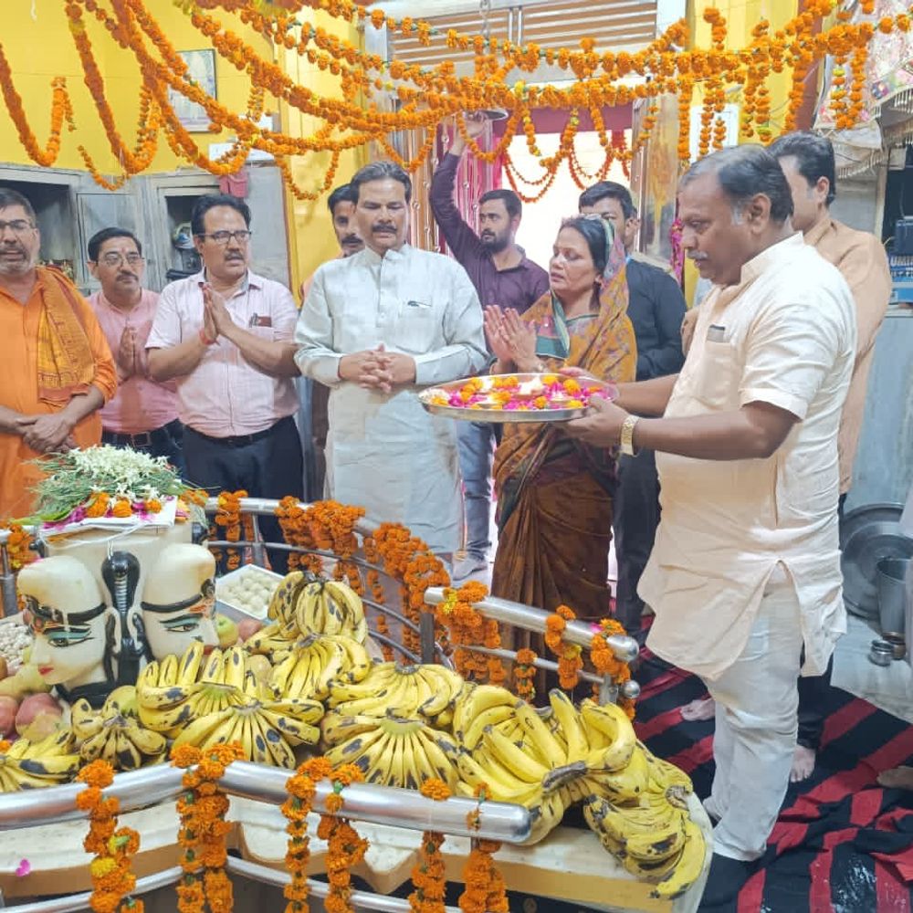 एटा में सोमनाथ स्वाभिमान पर्व शुरू, यात्रा रवाना:प्राचीन कैलाश मंदिर में भगवान शिव का रुद्राभिषेक और पूजन-अर्चन