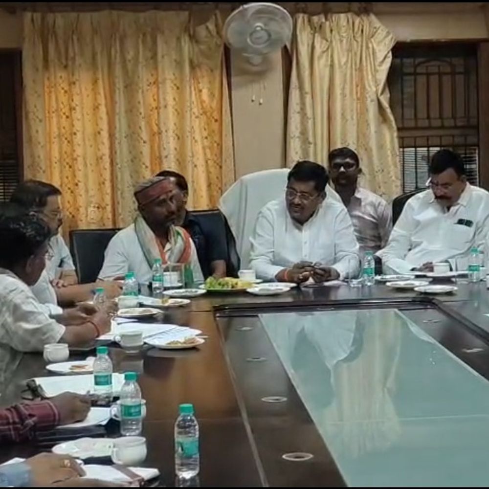 स्मार्ट मीटर शिकायतों पर राज्य मंत्री ने की बैठक:उपभोक्ताओं की समस्याओं के त्वरित समाधान के दिए निर्देश