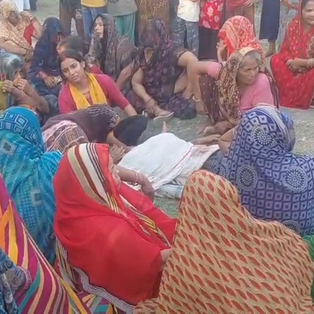 पीएम रिपोर्ट में पेट फटने से मौत की पुष्टि:गोंडा के अन्नू दुबे हत्याकांड का 48 घंटे बाद भी खुलासा नहीं, मुख्य आरोपी लखनऊ में भर्ती