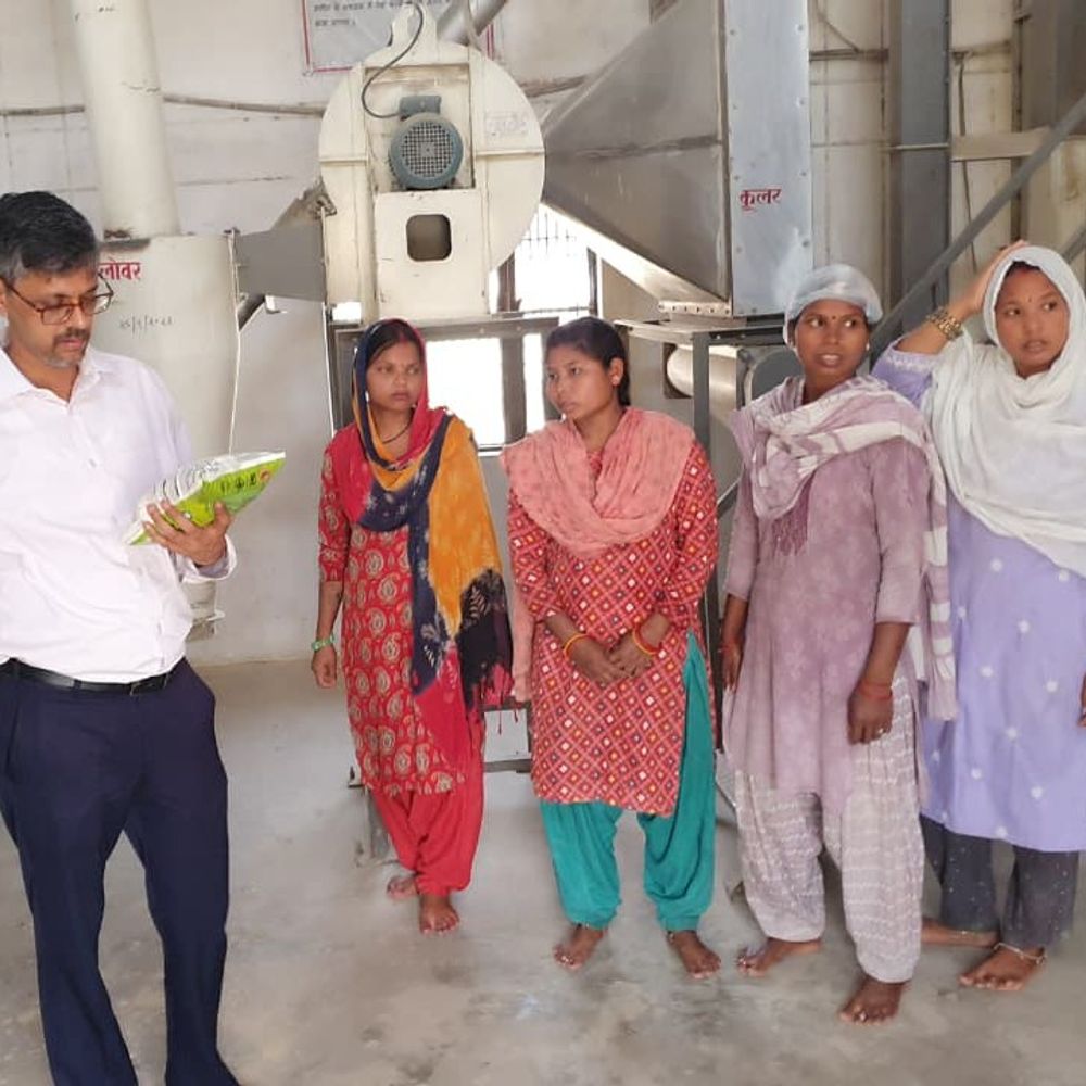 जिलाधिकारी ने पुष्टाहार उत्पादन इकाइयों का किया औचक निरीक्षण:महिला समूहों की मेहनत से पोषण योजना हो रही मजबूत