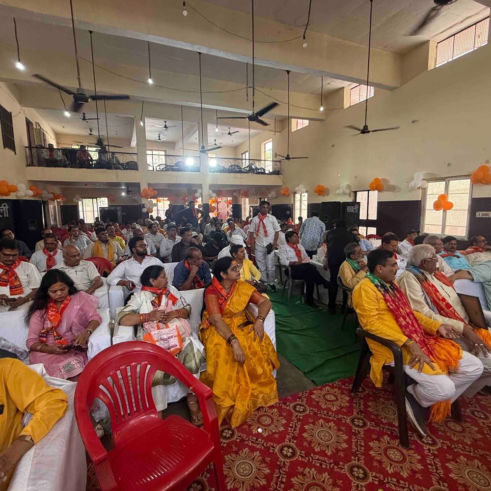 परशुराम जयंती पर 500 पौधे बांटे गए:बुलंदशहर में धूमधाम से मनाया गया भगवान परशुराम जन्मोत्सव