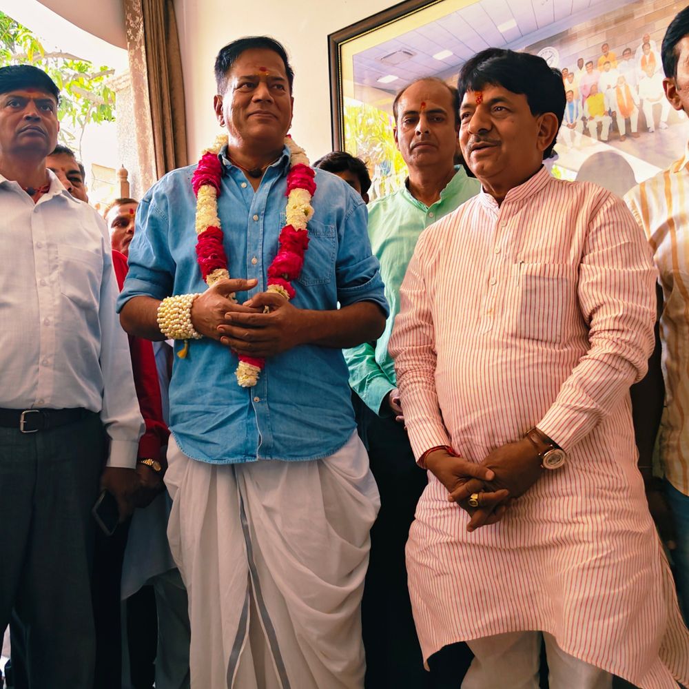 क्रांति गुरु ने 50 प्रतिशत महिला आरक्षण की मांग की:मंत्री कपिल देव के आवास पर पहुंचे, कहा- आधी आबादी को आधा हक मिले