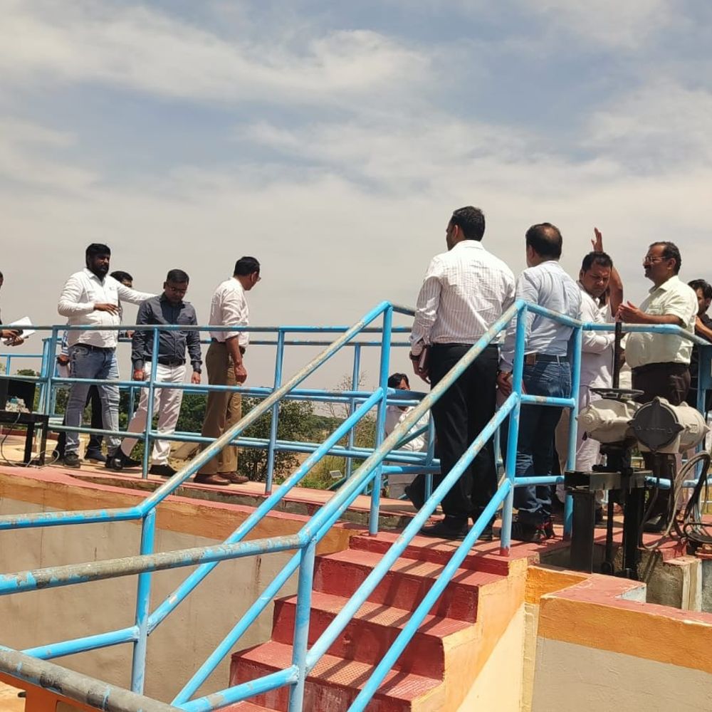 मंडलायुक्त ने बदनपुर पेयजल योजना का निरीक्षण किया:ललितपुर में हर घर कनेक्शन के निर्देश दिए