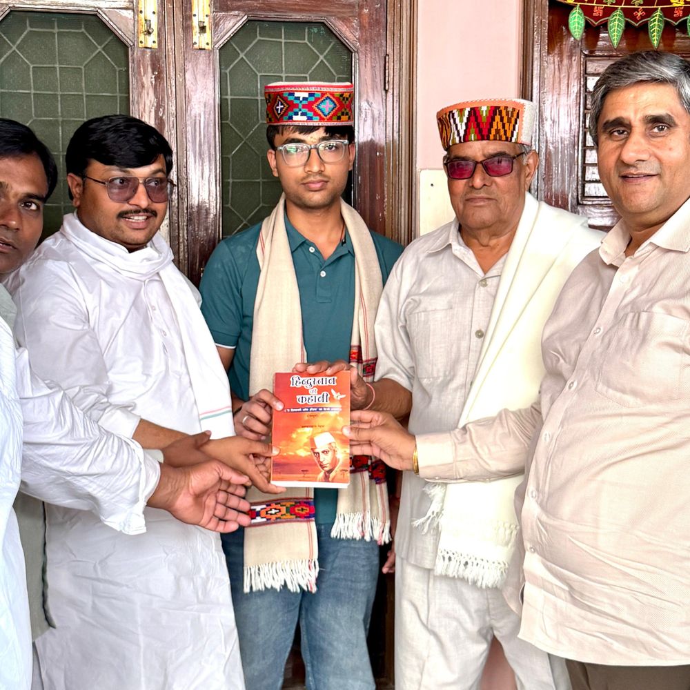 लक्ष्य भाटी ने हाईस्कूल परीक्षा में किया टॉप:कांग्रेस नेताओं ने घर जाकर दी बधाई, भविष्य के लिए शुभकामनाएं