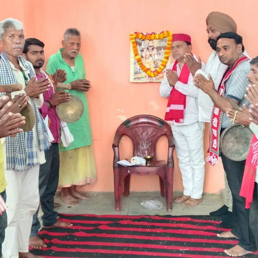 सपा कार्यकर्ताओं ने मनाई भगवान परशुराम जयंती:अक्षय तृतीया पर राम जानकी मंदिर में हुआ आयोजन, न्याय-सत्य पर जोर