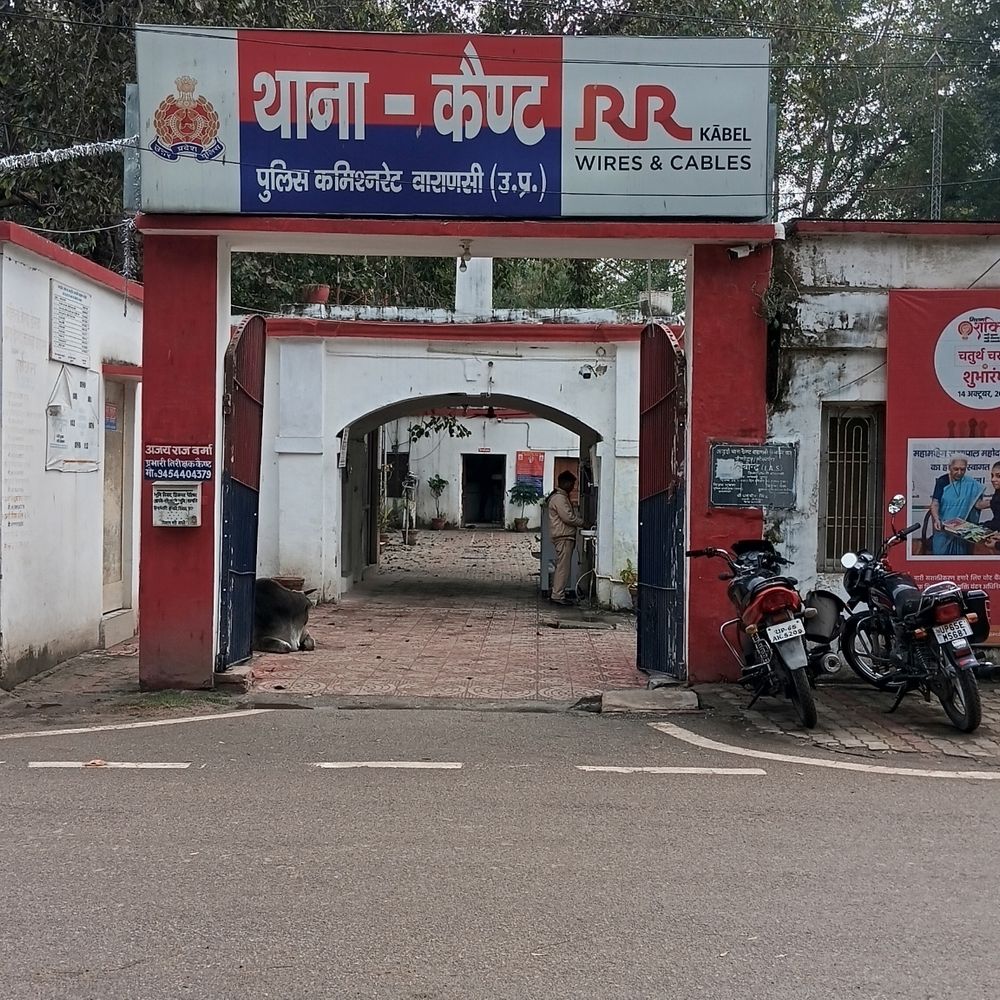 वाराणसी में चलती कार में लगी आग:ड्राइवर ने बचाई 4 लोगों की जान, गाजीपुर से मरीज लेकर जा रहे थे