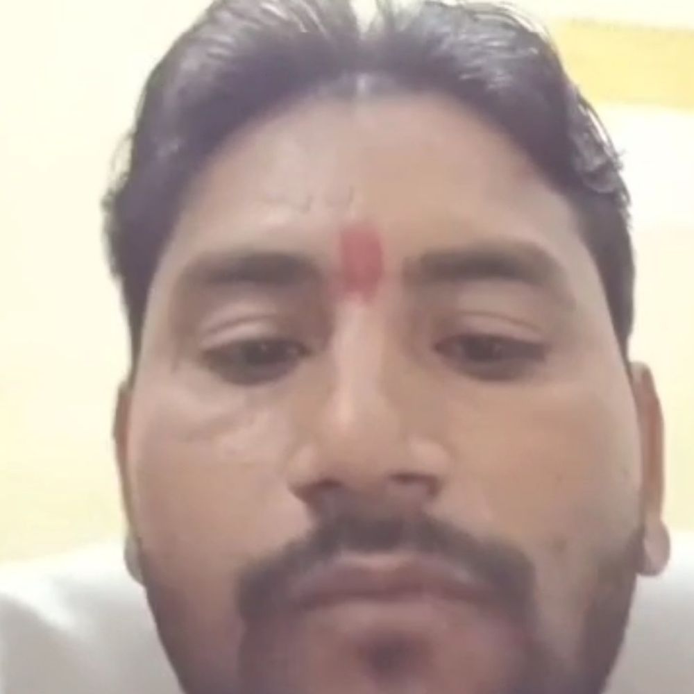 बांदा PHC में मेडिकल स्टाफ शराब पीते दिखा, VIDEO:वीडियो सामने आने पर वार्ड बॉय निलंबित, विभागीय जांच शुरू