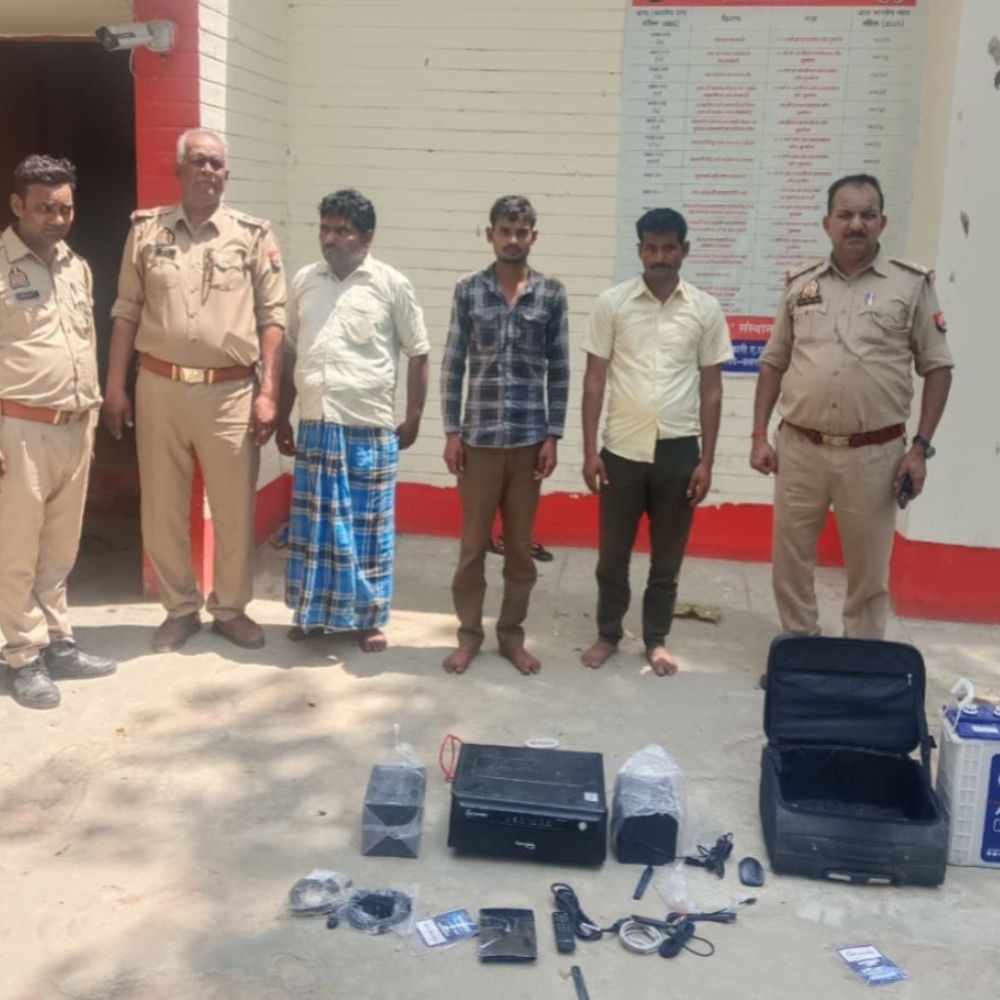 स्कूल में सेंधमारी कर चोरी करने वाले 3 आरोपी गिरफ्तार:  बलरामपुर पुलिस ने चोरी का पूरा माल किया बरामद, भेजा जेल – Balrampur News