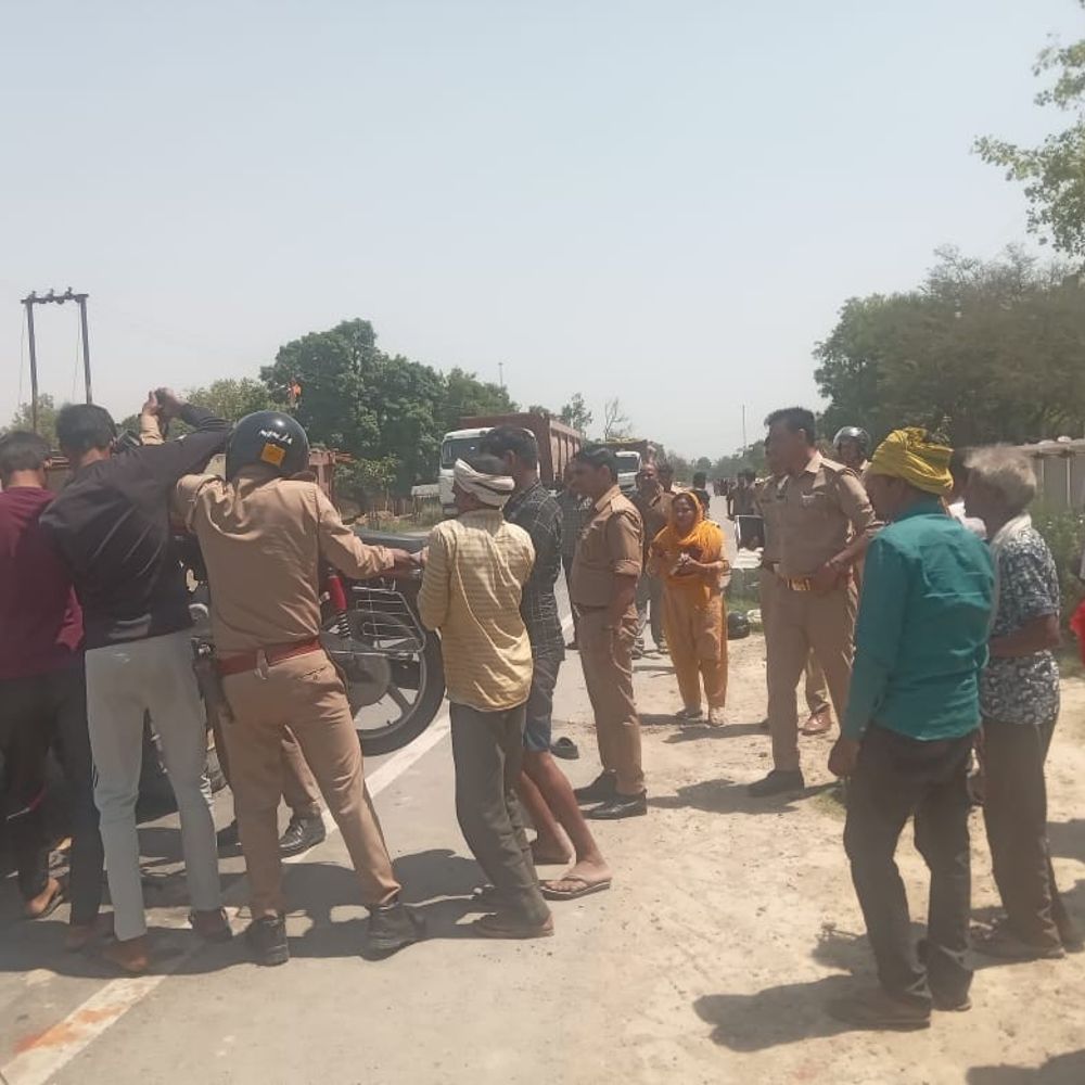 रायबरेली में अनियंत्रित कार ने बाइक सवार को कुचला:अयोध्या हाईवे पर युवक की मौत, चालक कार सहित फरार