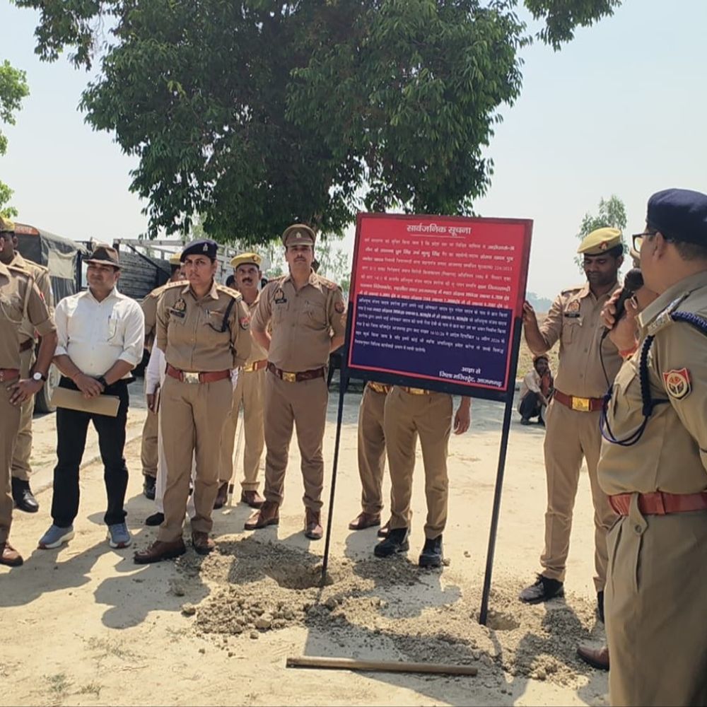 माफिया के गुर्गे की लगभग 6 करोड़ की संपत्ति कुर्क:78 मुकदमों का आरोपी है माफिया ध्रुव कुमार सिंह उर्फ कुंटु,आजमगढ़ जिला प्रशासन की संयुक्त कार्रवाई