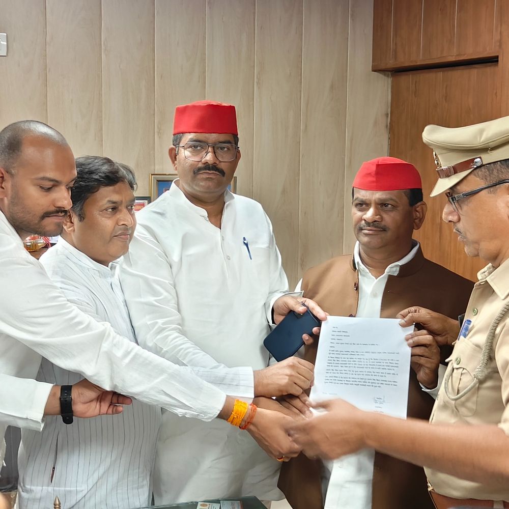 लखनऊ में अपर्णा यादव के खिलाफ दी गई तहरीर:सपा का झंडा जलाने पर जताई नाराजगी, राष्ट्रीय सचिव बोले- करोड़ों कार्यकर्ताओं की भावनाओं को ठेस पहुंची है