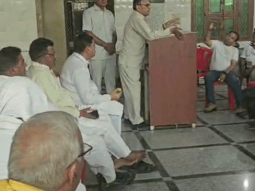 झज्जर में परशुराम जयंती विवाद पर गरमाई सियासत:  बैठक में कुलदीप वत्स पर उठे सवाल, पहले दी गई क्लीन चिट पर पलटा रुख – Jhajjar News