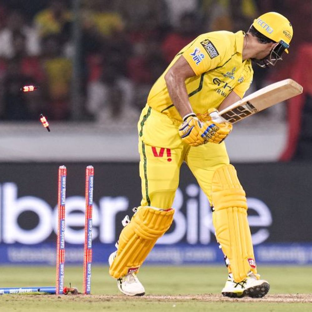 जब CSK के खिलाफ चला फैन का टोटका:  नींबू के साथ की विकेट गिरने की प्रार्थना, अगली गेंद पर शिवम दुबे बोल्ड