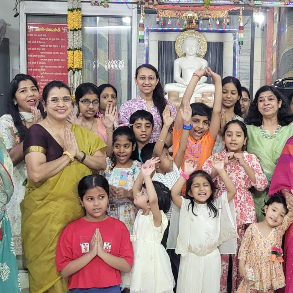 अक्षय तृतीया पर जैन मंदिर में भव्य आयोजन:भगवान ऋषभदेव के प्रथम आहार दिवस की स्मृति में कार्यक्रम, भक्तांबर श्लोक व णमोकार मंत्र से गूंजा मंदिर परिसर