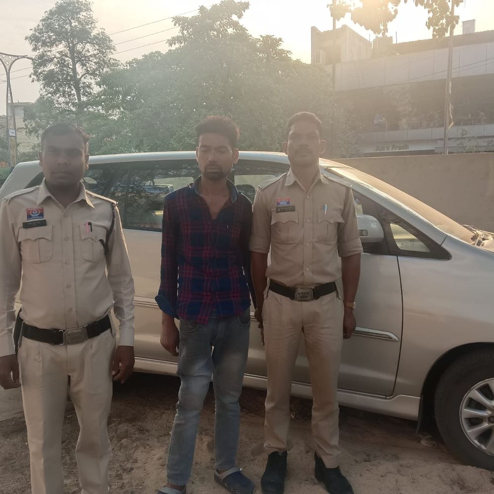सिटी सेंटर मॉल से कार चोरी करने वाला आरोपी गिरफ्तार:  पार्किंग से इनोवा लेकर फरार हुआ था, पहले भी कर चुका है कई चोरियां – Raipur News