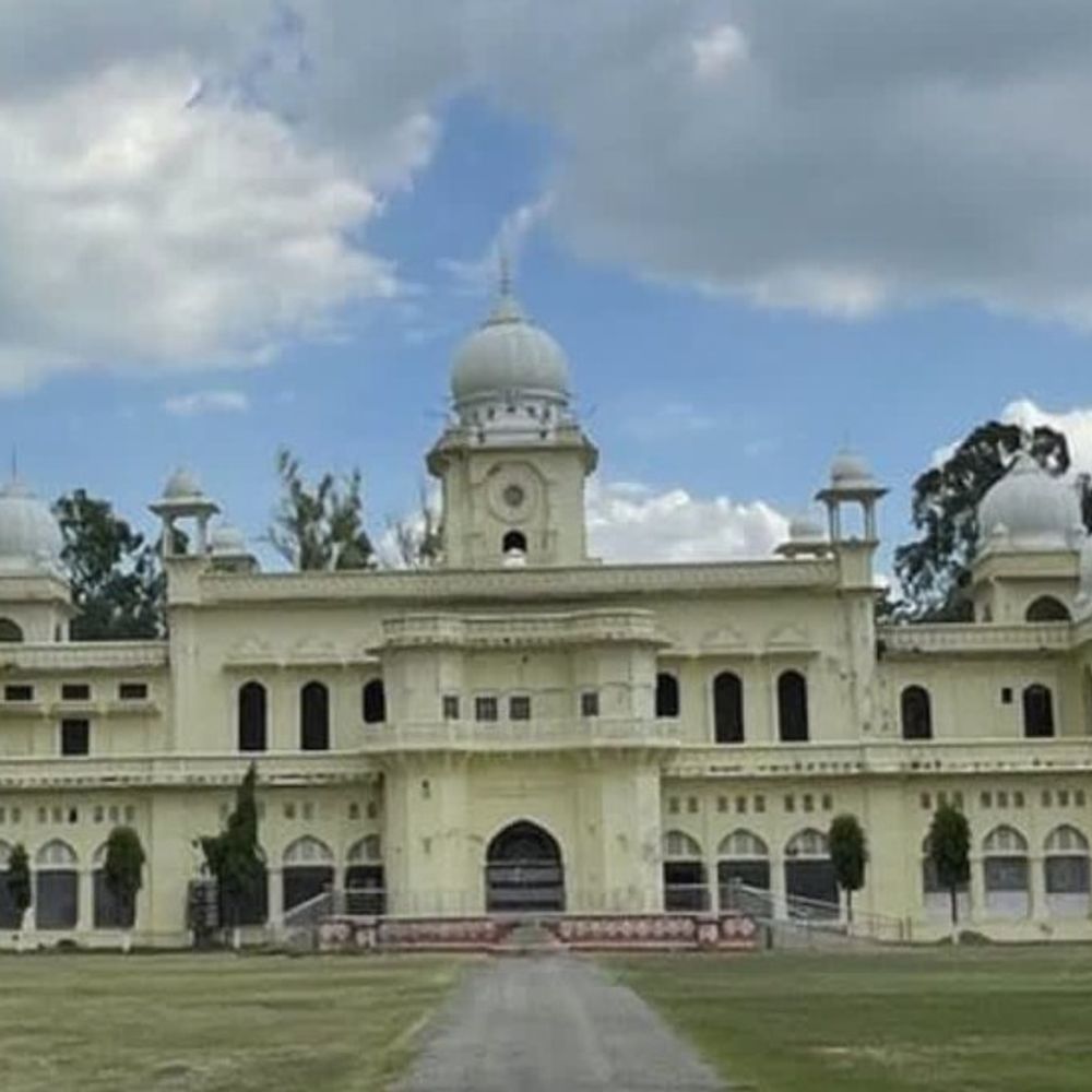 लखनऊ विश्वविद्यालय में LURN शुल्क नहीं देना होगा:छात्रों के प्रदर्शन से मिली राहत, सेल्फ फाइनेंस पाठ्यक्रमों की फीस बढ़ी