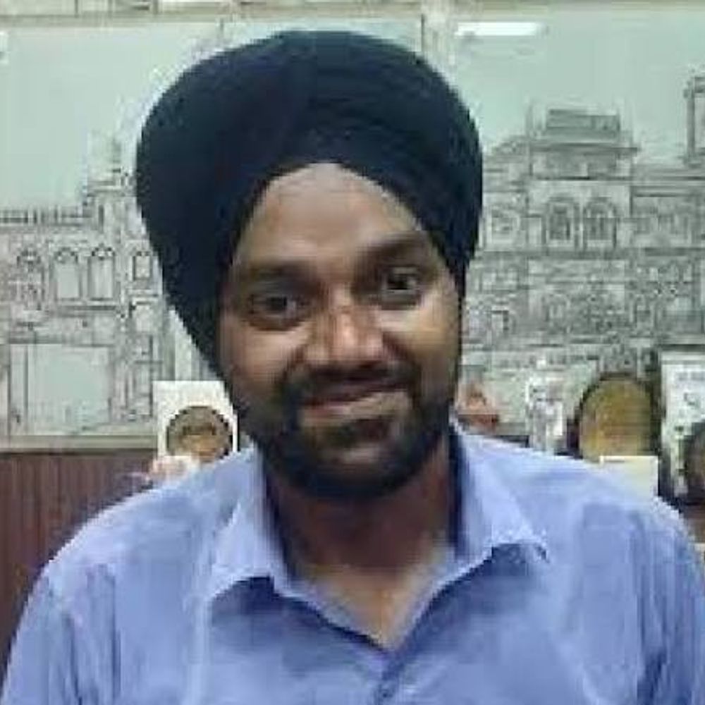 सुल्तानपुर के नए डीएम बने आईएएस इंद्रजीत सिंह:कुमार हर्ष को बुलंदशहर भेजा गया, 15 महीने रहा जिले में कार्यकाल