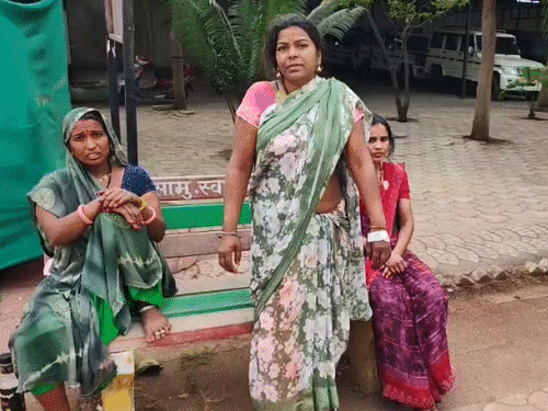 शादी में खाना खाने को कहा तो मार डाला:नर्मदापुरम में पुलिस टीम पर भी बाप-बेटे का हमला; कॉन्स्टेबल पर चाकू से 9 वार