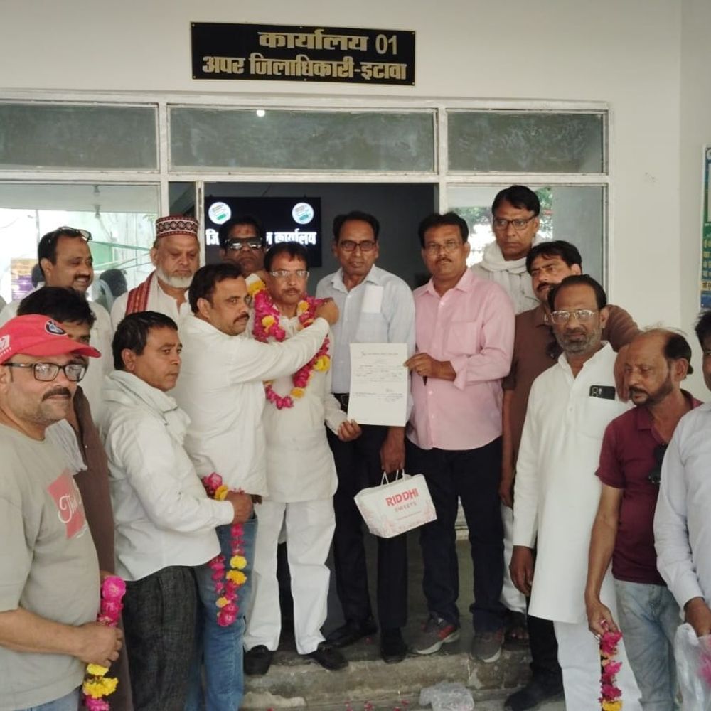 शफी अहमद बालक निर्विरोध सभासद चुने गए:इटावा के उर्दू मोहल्ला वार्ड उपचुनाव में मिली जीत