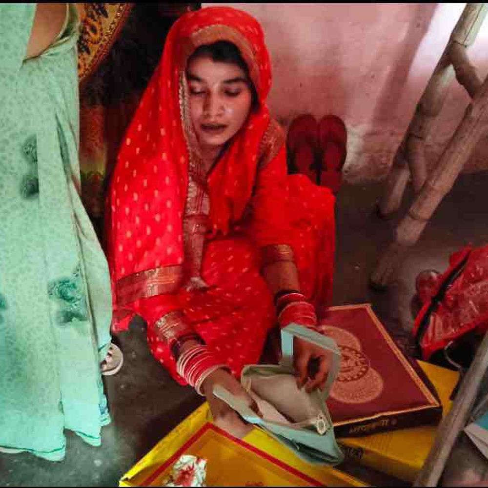 कानपुर में घर से लाखों की चोरी:दंपति गांव गए थे, चोरों ने नगदी-दहेज का सामान उड़ाया; CCTV में कैद