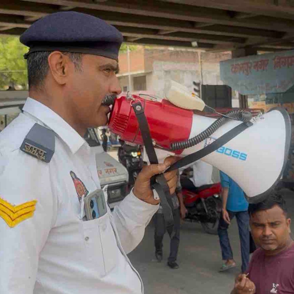 कानपुर जाजमऊ चुंगी पर चला अतिक्रमण हटाओ अभियान:170 वाहनों के चालान, पुलिस पर भेदभाव के आरोप