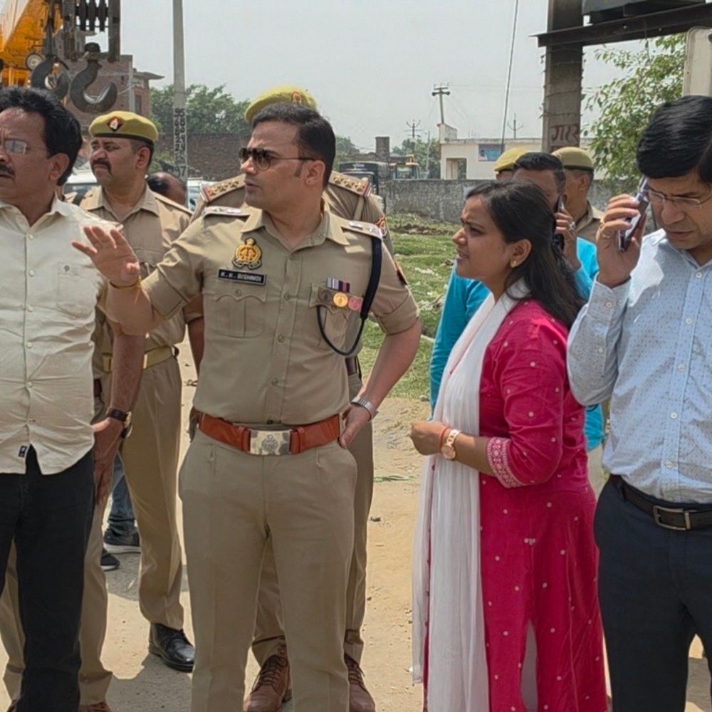 संभल में दो तहसीलदारों के कार्यक्षेत्र बदले:रविंद्र विक्रम चंदौसी, रवि सोनकर गुन्नौर के तहसीलदार बने